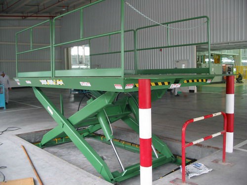 升(sheng)降機廠(chang)家