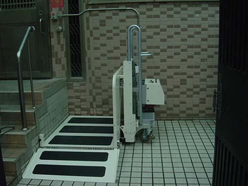 殘疾(ji)人升降(jiang)機