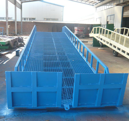 移(yi)動式登(deng)車橋